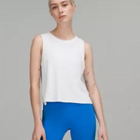 Lululemon Train to be Tank Top - High low Hem size 8 - Picture 3 of 3